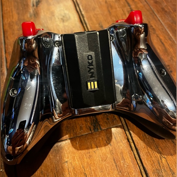 Xbox / Borderlands Bundle with Custom Controller - Picture 4 of 10